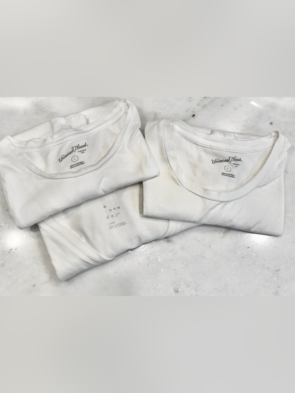 Universal Thread Short Sleeve T-Shirt in White Size L / Group of 3 T- shirts